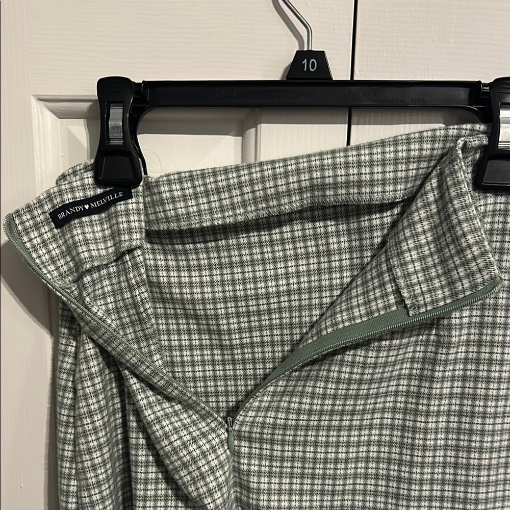 Brandy Melville Green Classic Checkered Women's Skirt - Picture 4 of 4